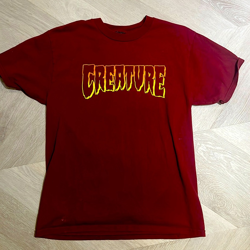 Red,  creature, T-shirt size M